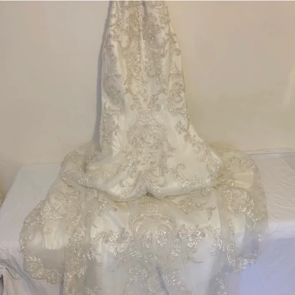 Sottero and Midgley Haute Couture wedding dress gown size 8 Ivory - Picture 8 of 15